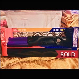 SOLD Hot Tools Nano CeramicTi Tourmaline WAVER NEW